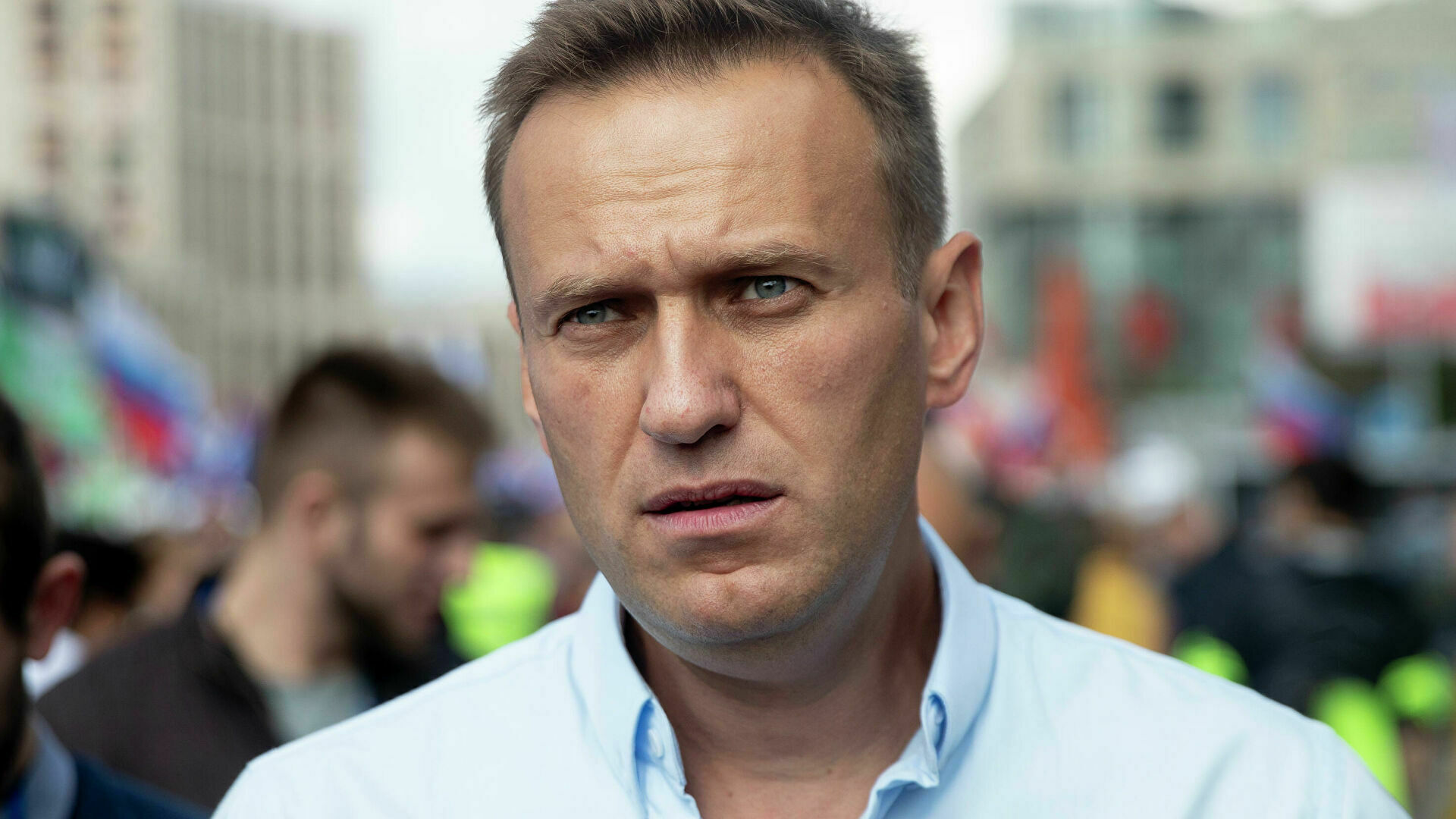 Навальный попросил Евросоюз ввести санкции против российских олигархов