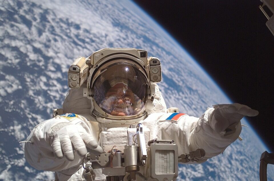 1000 долларов: Роскосмос назвал зарплату российских космонавтов