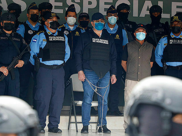 Экс-президента Гондураса арестовали за контрабанду наркотиков