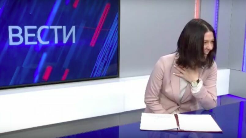 Камчатская телеведущая рассмеялась на словах о повышении социальных выплат