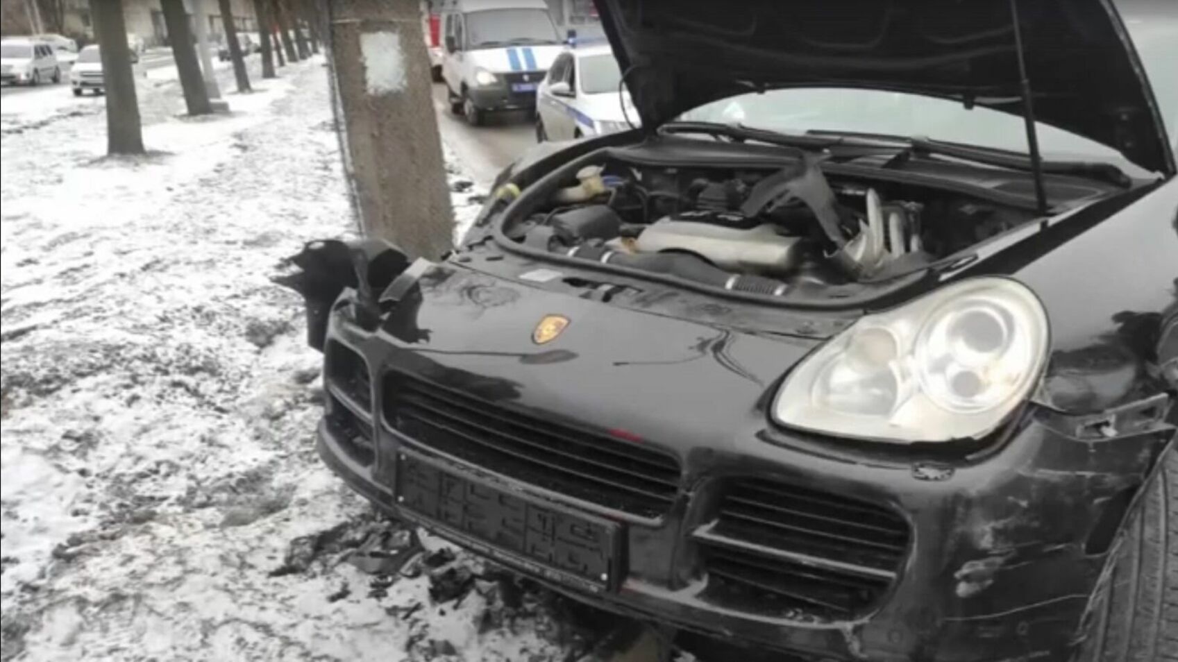 В Санкт-Петербурге пьяный водитель на Porsche протаранил девять машин