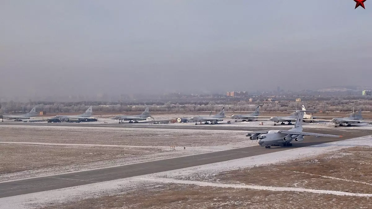 ВСУ пытались атаковать беспилотниками авиабазу ВКС РФ в Энгельсе