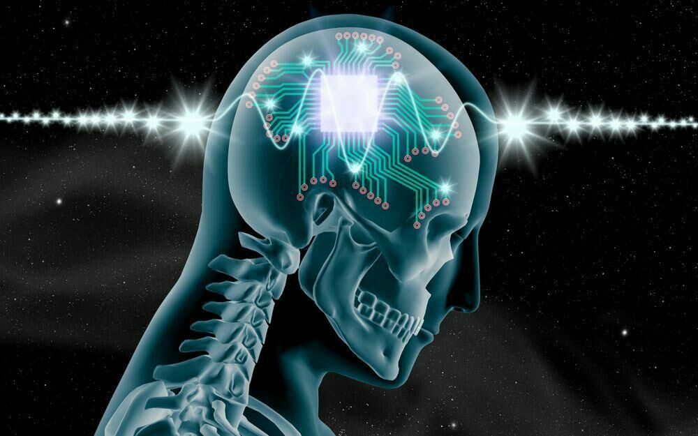 «Ъ»: власти разрабатывают программу вживления чипов в мозг человека