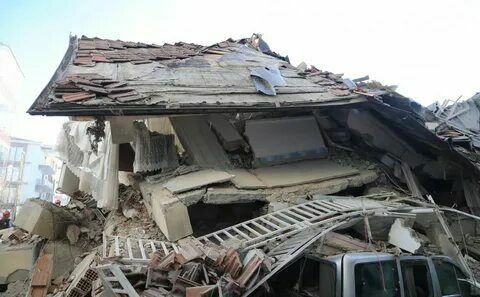Жертвами землетрясения в Турции стали более 20 человек