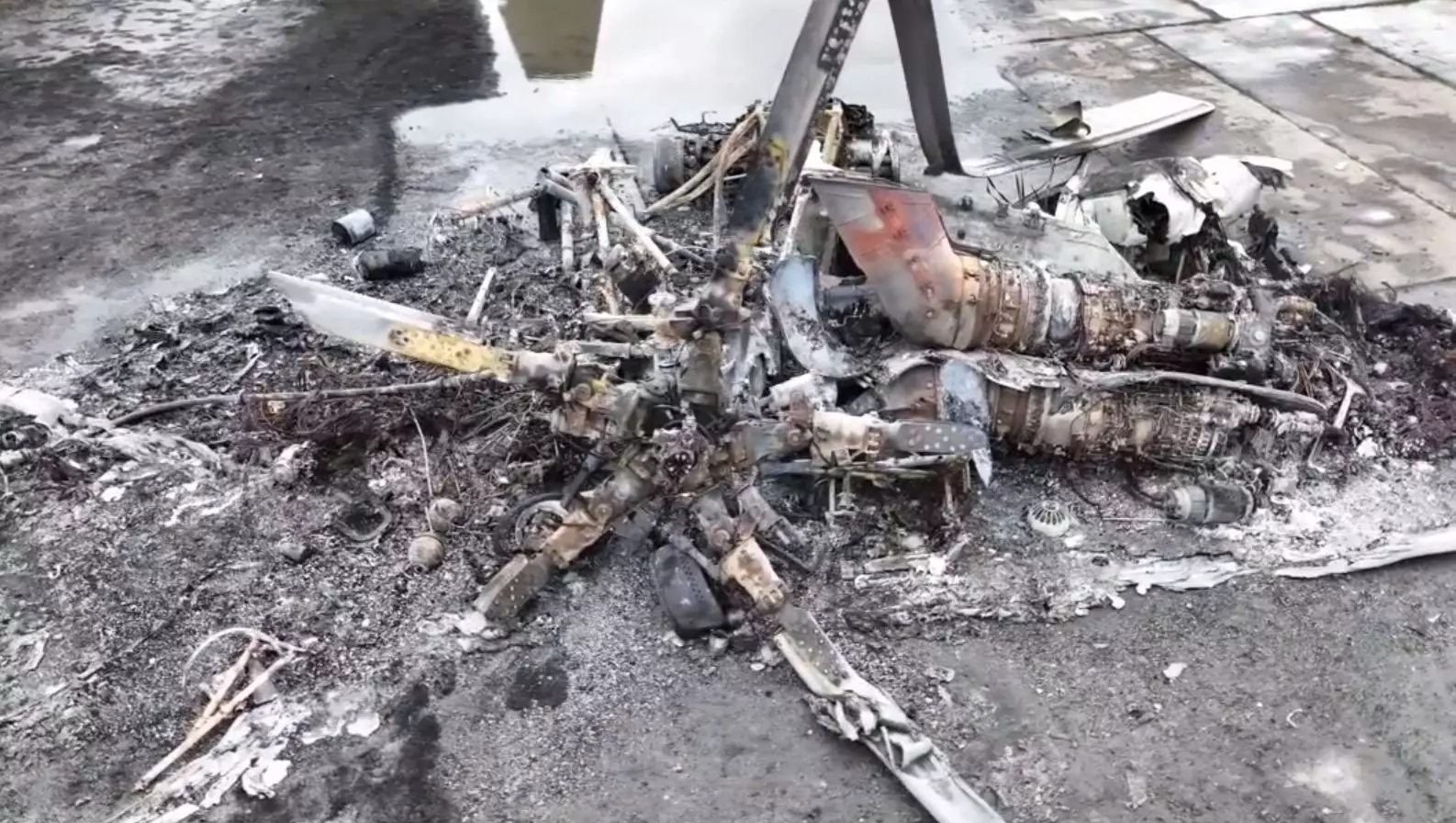 БПЛА атаковал воинскую часть в Приднестровье: в Сети появилось видео с места взрыва.