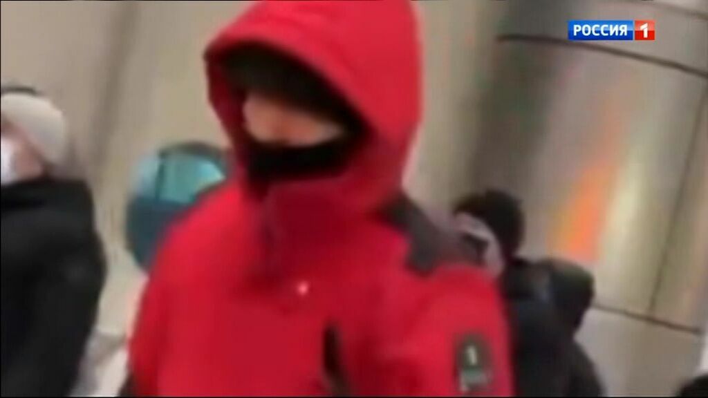 Красная куртка и кровь из ушей: кого Телевизор признал международными террористами