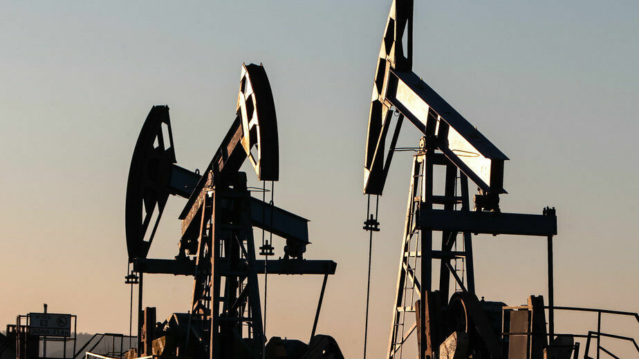 Цена на нефть впервые за неделю поднялась выше $30