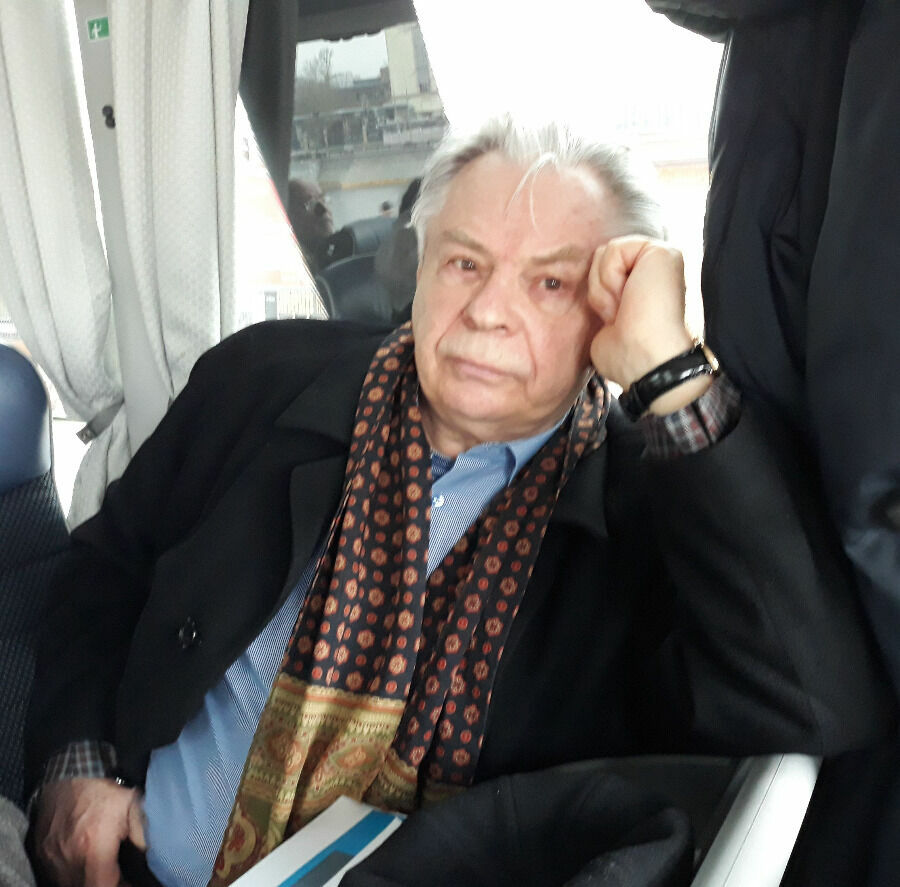 Академик РАН Валерий Тишков  на "автобусной пресс-конференции".