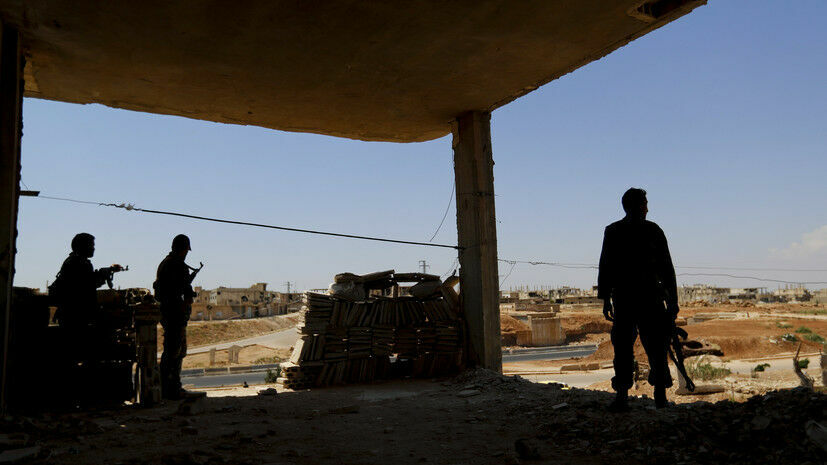Сирийский военный погиб от снайперской пули при обстреле в провинции Хама