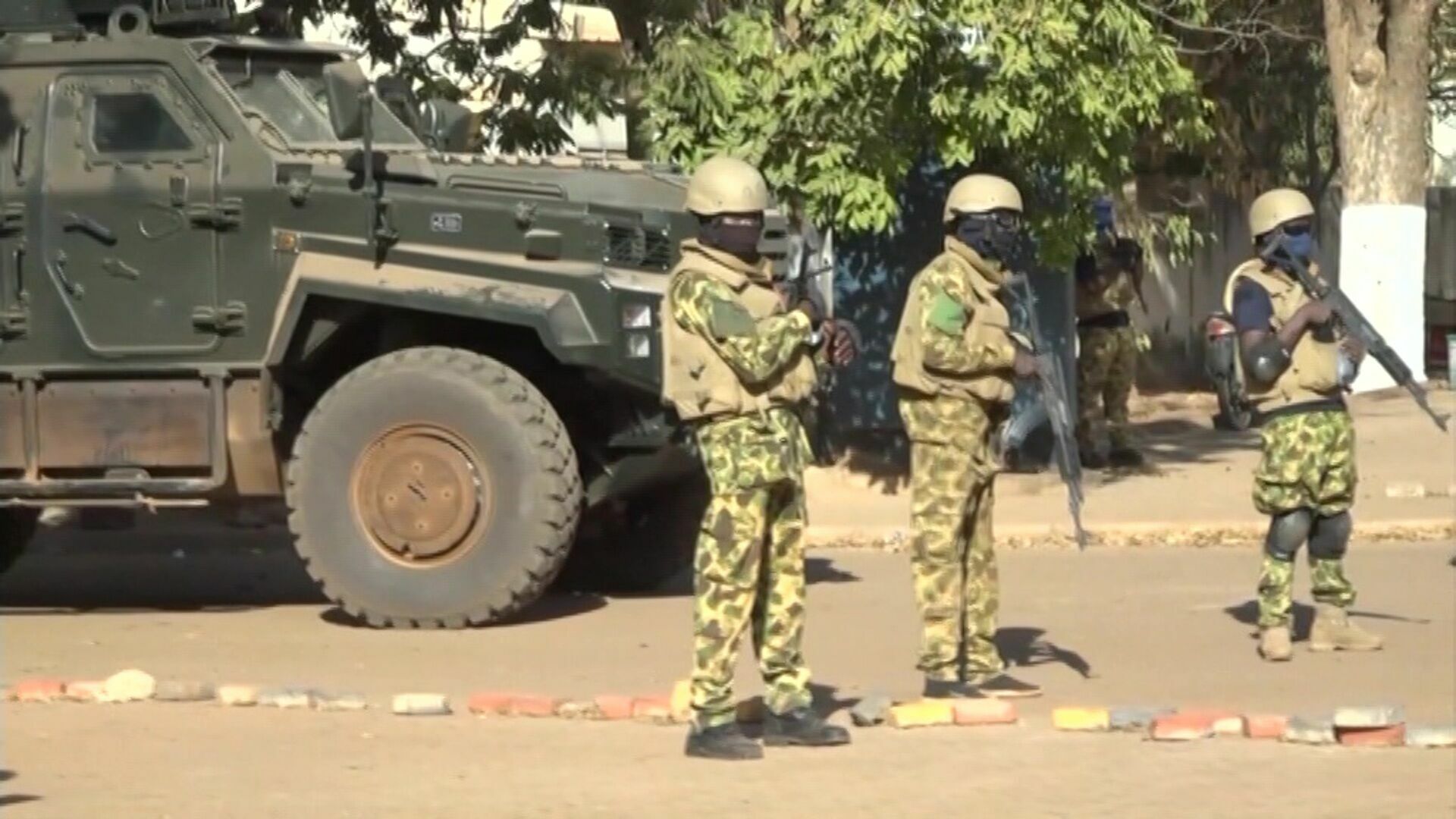 В Буркина-Фасо боевики убили 13 военных