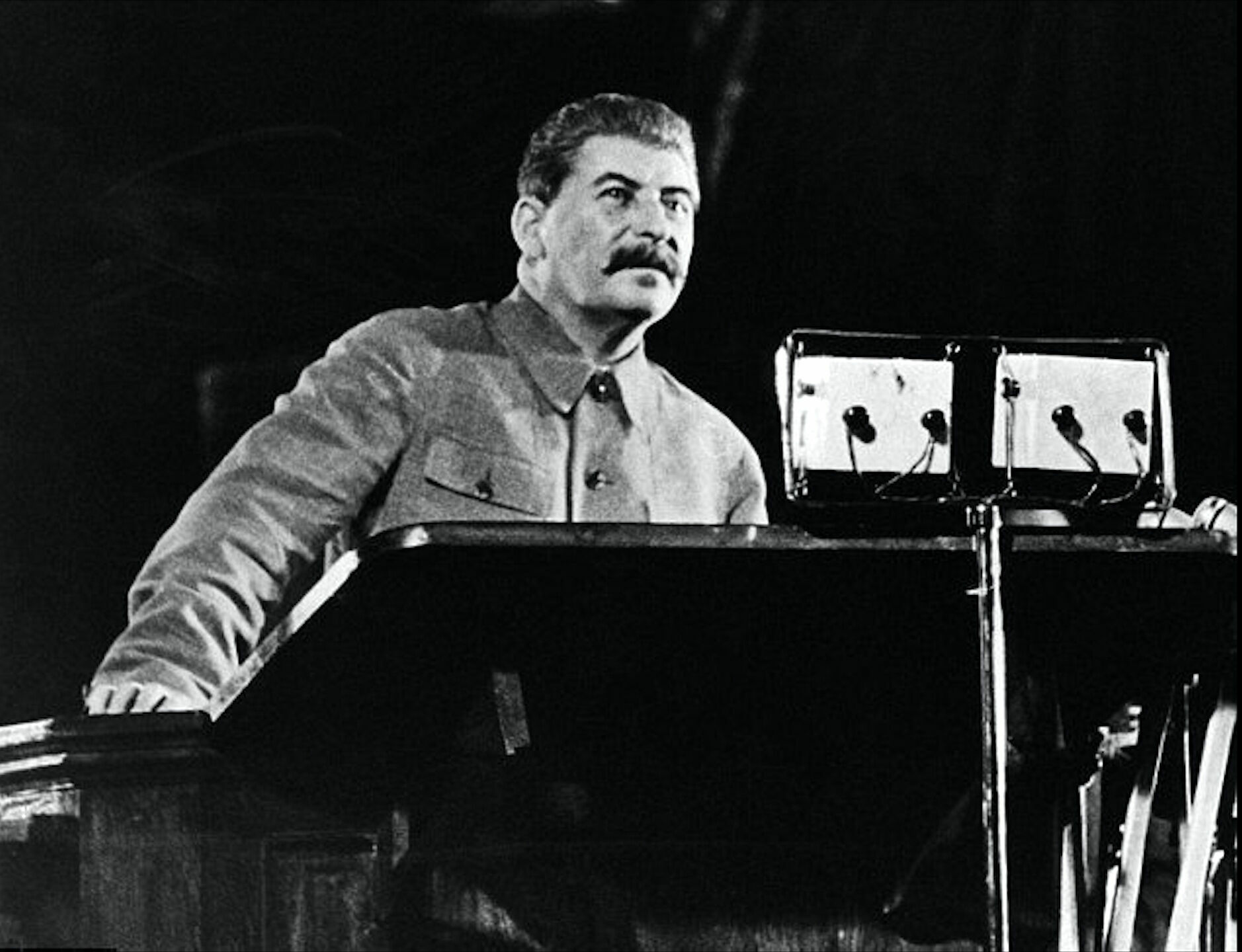 «Враждебная нашей идеологии...»: как Сталин громил отечественную науку