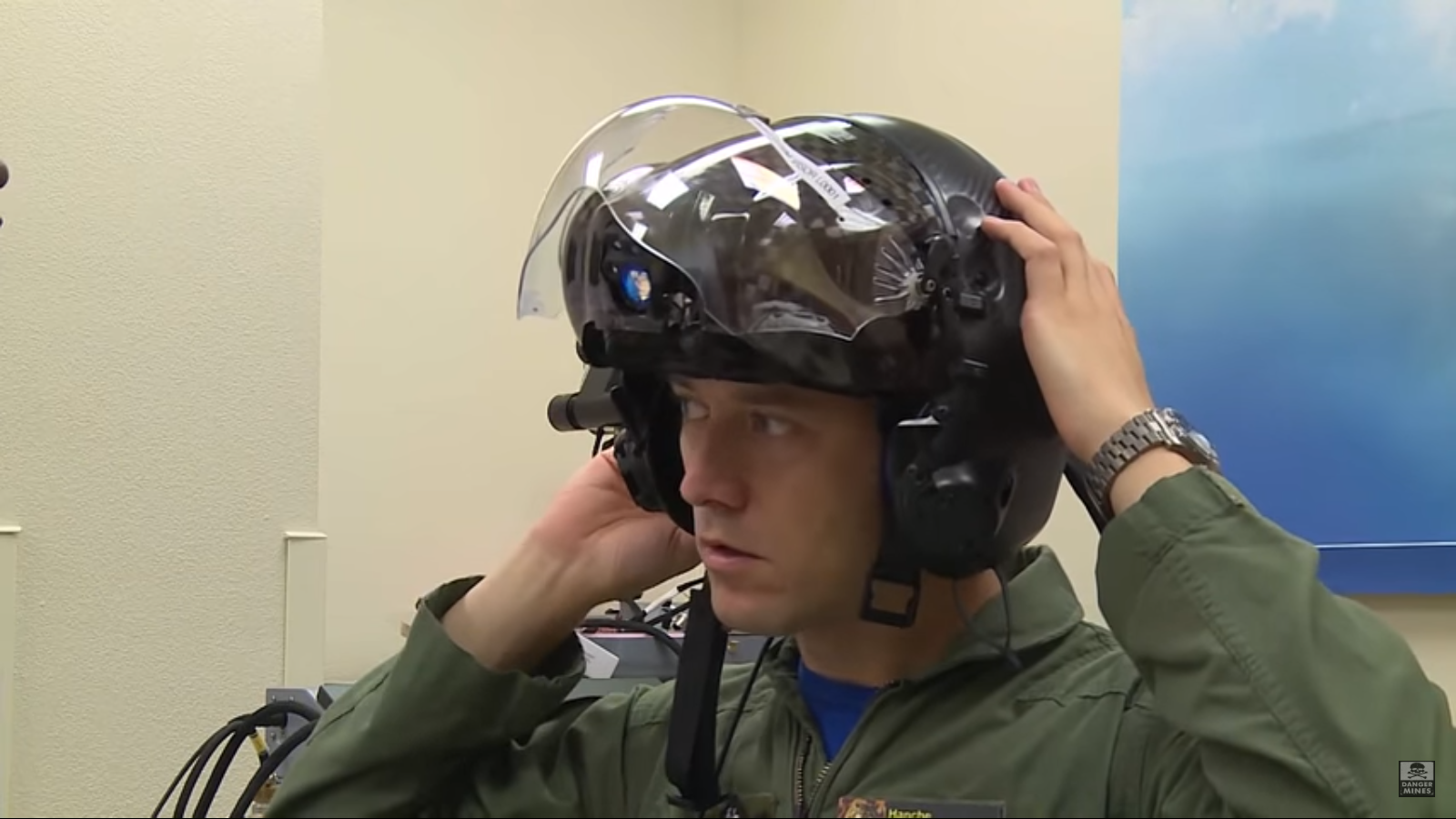 Шлем пилота F-35 стоит как Роллс-Ройс или Феррари