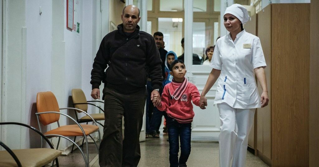 Сирийские дети, которые страдают тяжелыми хроническими заболеваниями, требующими неотложного вмешательства, пройдут курс лечения в клинике детских болезней Военно-медицинской академии имени С.М. Кирова