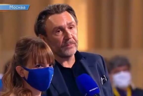 Гарик Харламов высмеял вопрос Шнурова на пресс-конференции Путина
