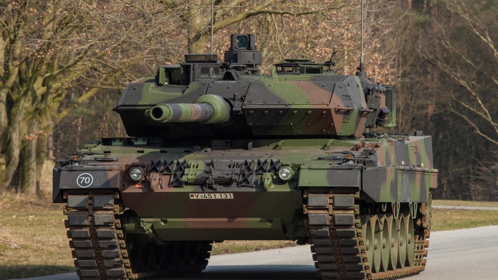 Швейцария передаст Германии четверть списанных танков Leopard для Украины