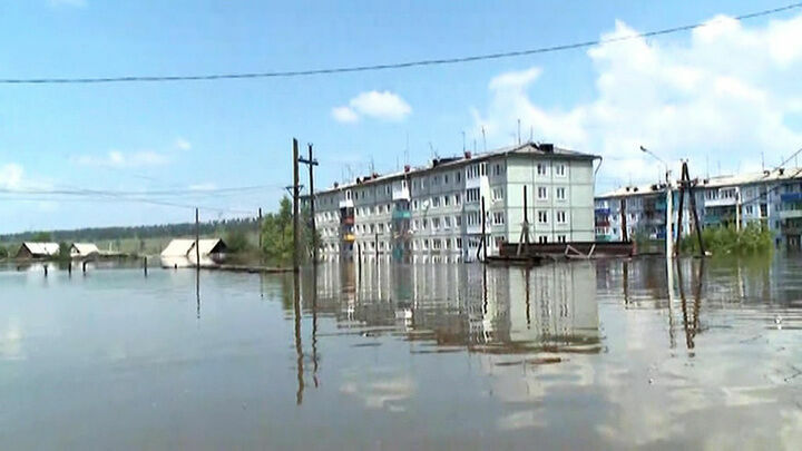 Вторая волна паводка в Иркутской области: подтоплены сотни домов