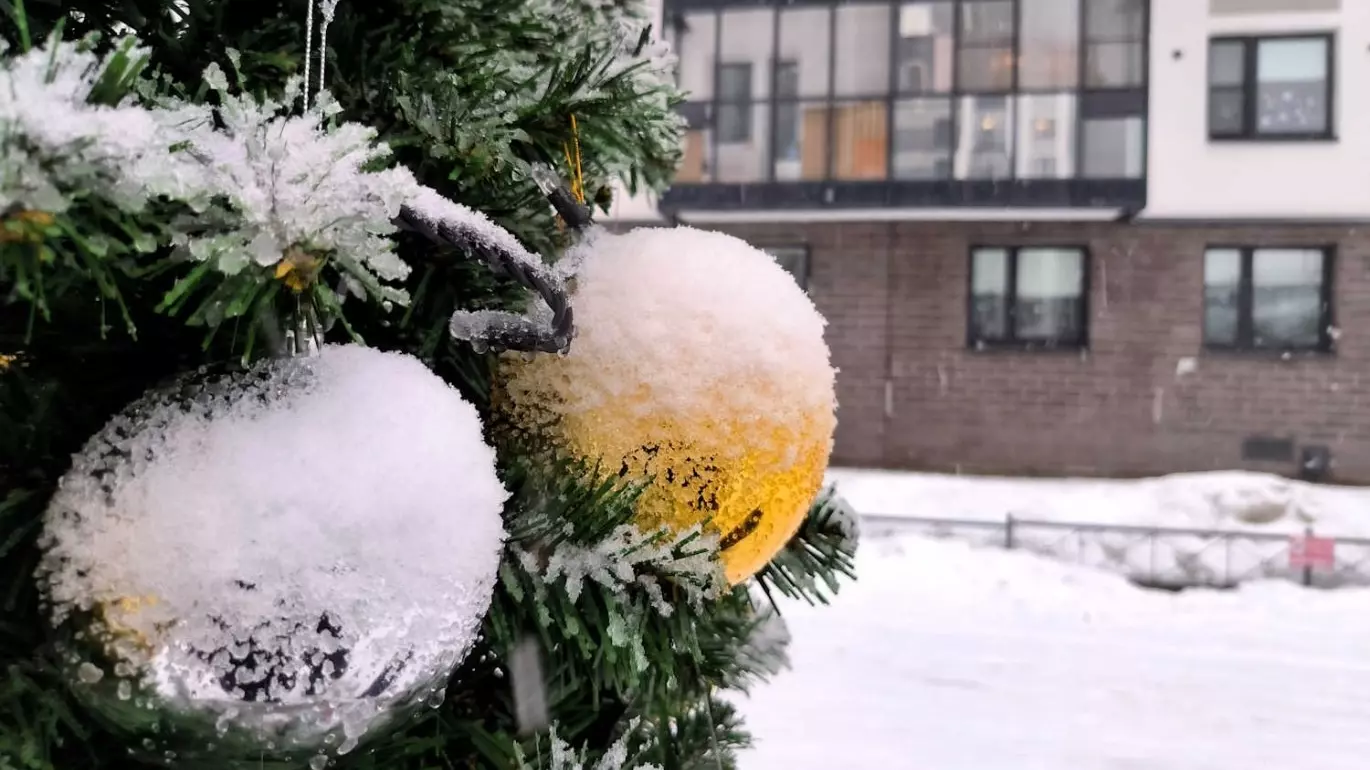 Погода в новогоднюю ночь: Москве достанется тепло, Поволжью — лютые морозы