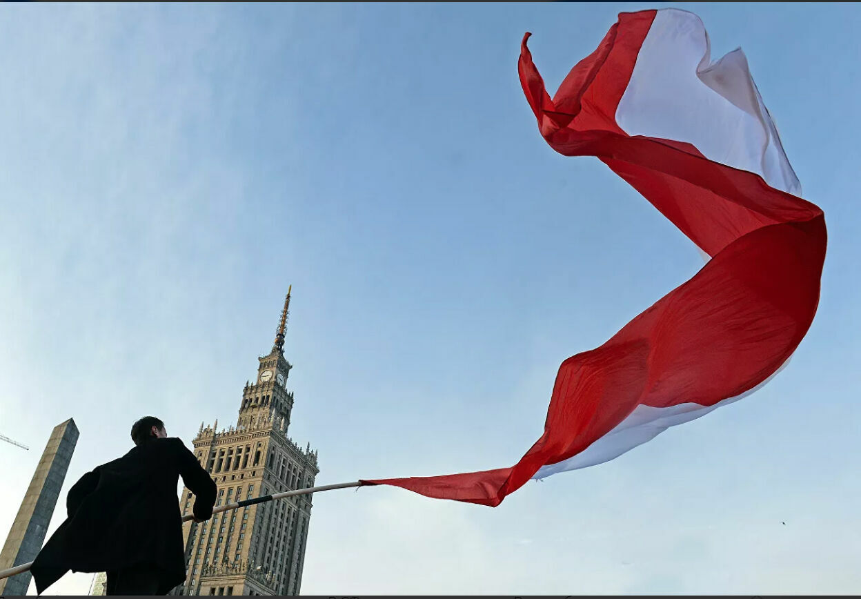 В Польше хотят запретить России толковать историю со своей точки зрения