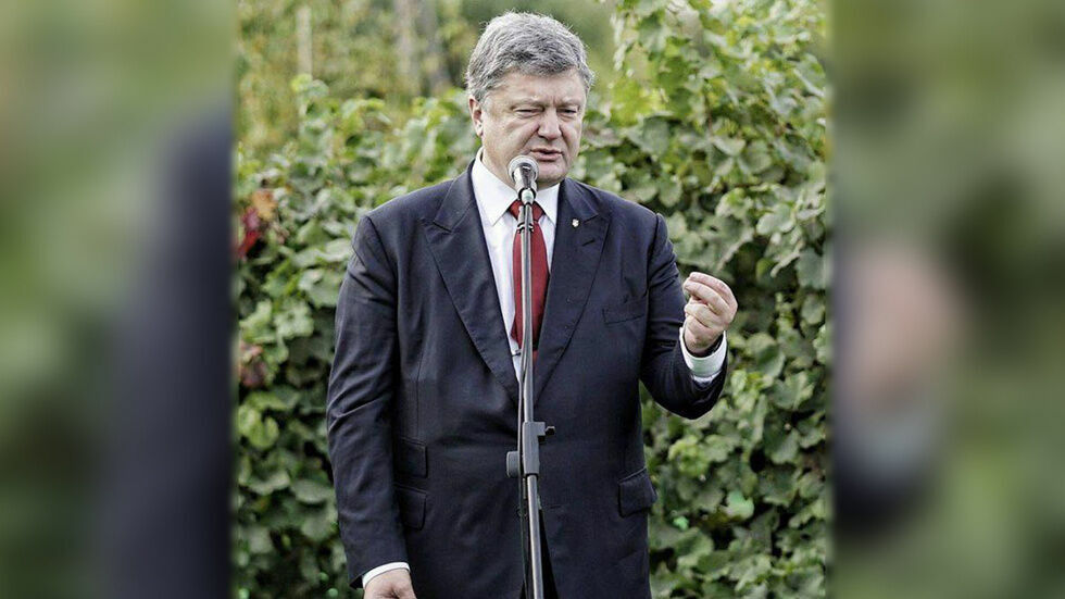 Бывший чиновник заявил о неопрятном внешнем виде Порошенко