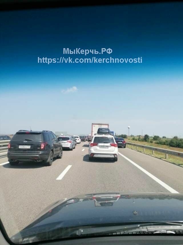 Глава Крыма: запущено движение автомобилей по Крымскому мосту
