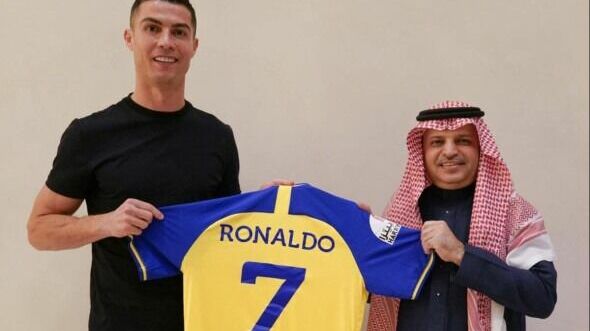 Криштиану Роналду подписал контракт с саудовским клубом "Аль-Наср"