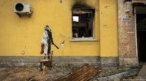 Вандалы в Гостомеле украли граффити Бэнкси с частью стены здания