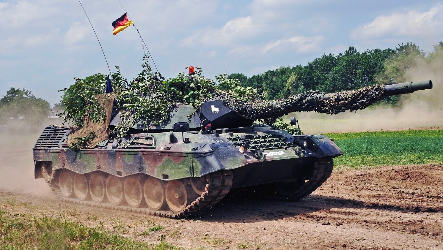 Германия и Дания передадут Украине десятки танков Leopard в ближайшие недели