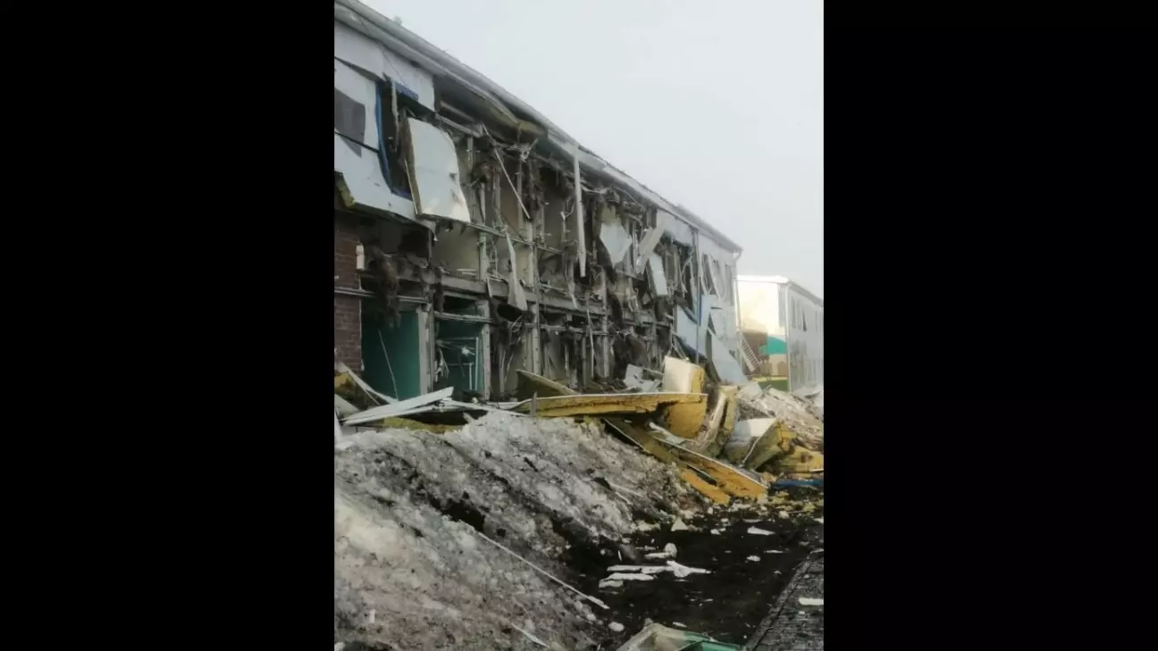 Разрушенное здание общежития в Алабуге