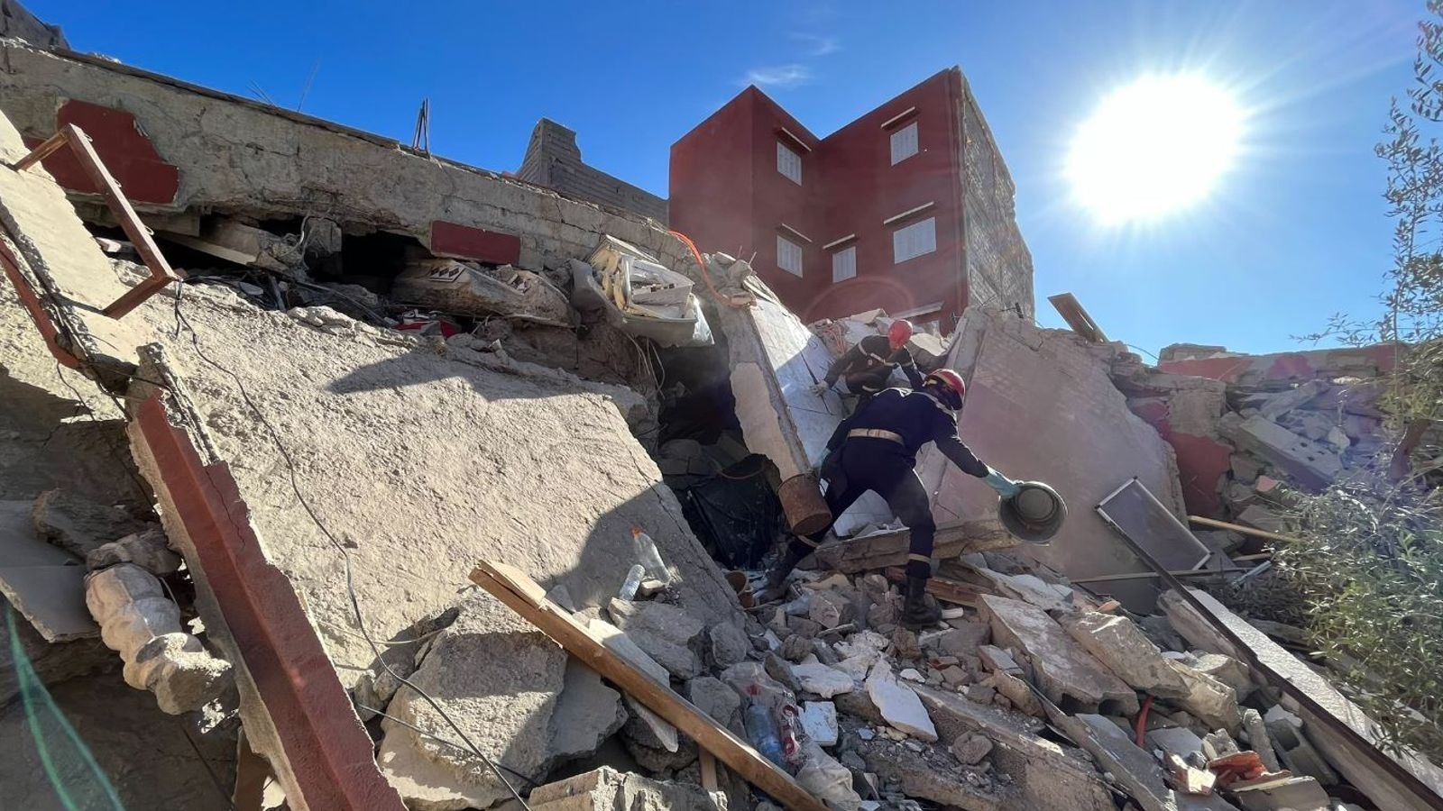 Разрушительное землетрясение в Марокко унесло жизни уже 2 681 человека