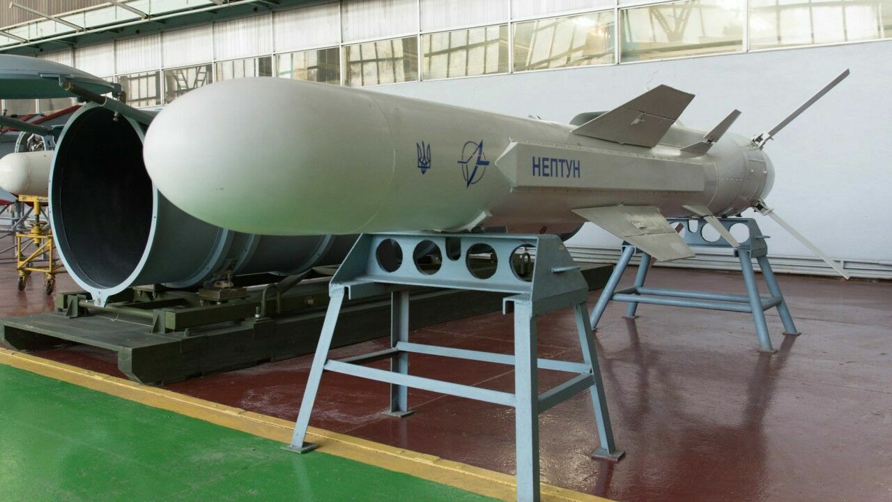 Вопрос дня: сможет ли украинская ракета "Нептун" стать убийцей Крымского моста?