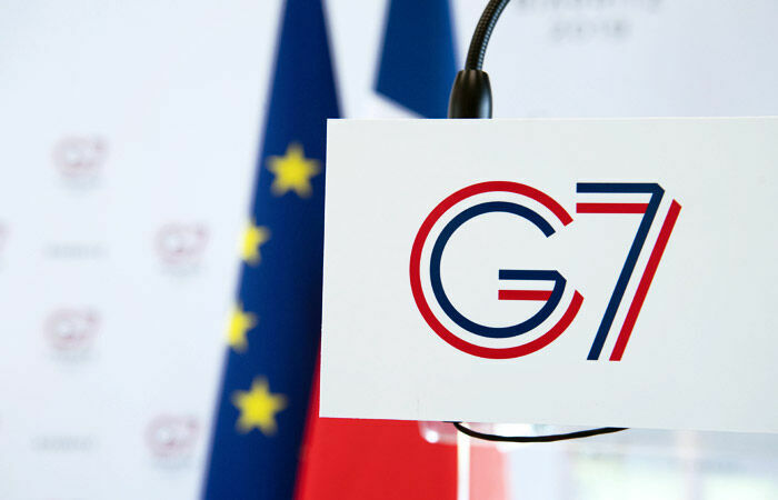 Макрон уточнил свою позицию по возвращению РФ в G8