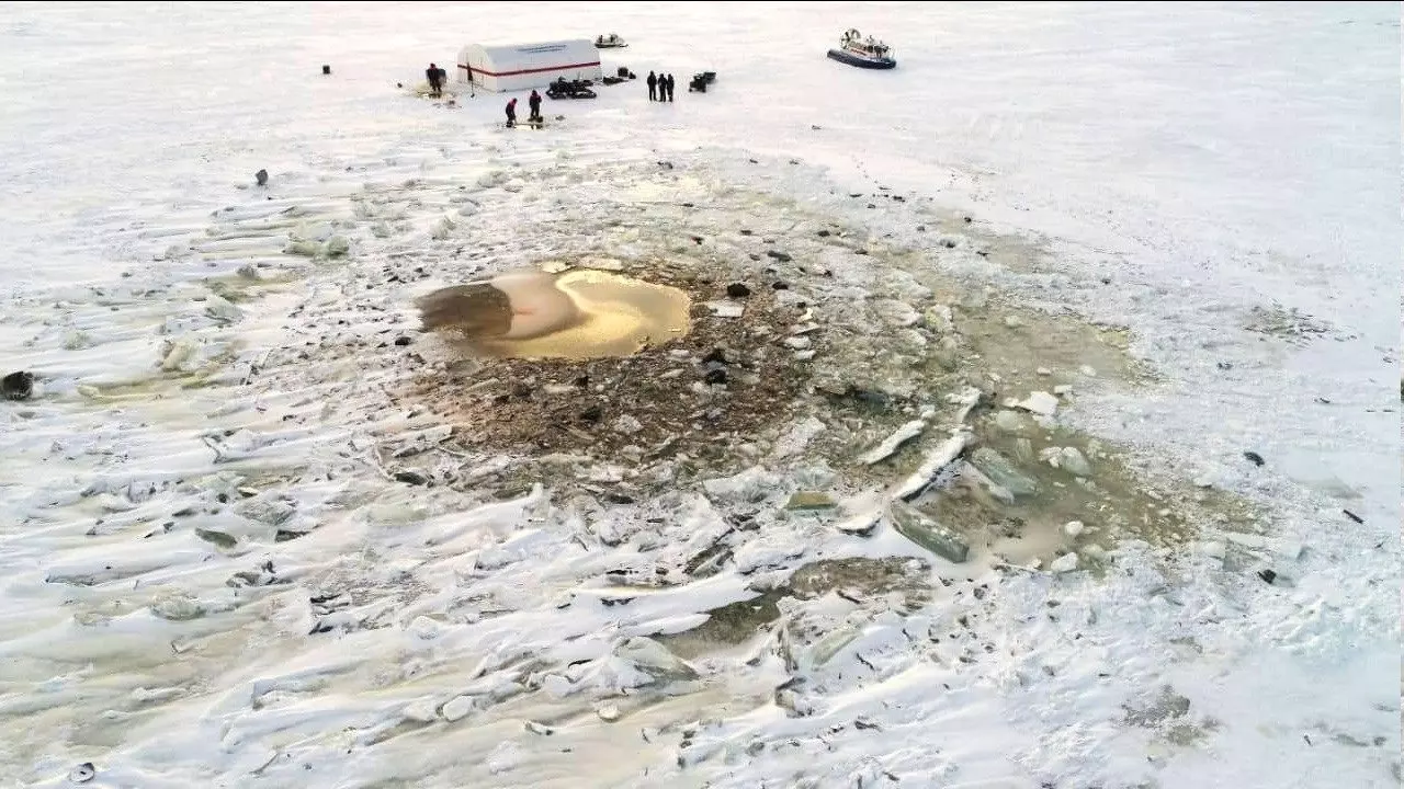 Поиски погибших при крушении Ми-8 в Карелии