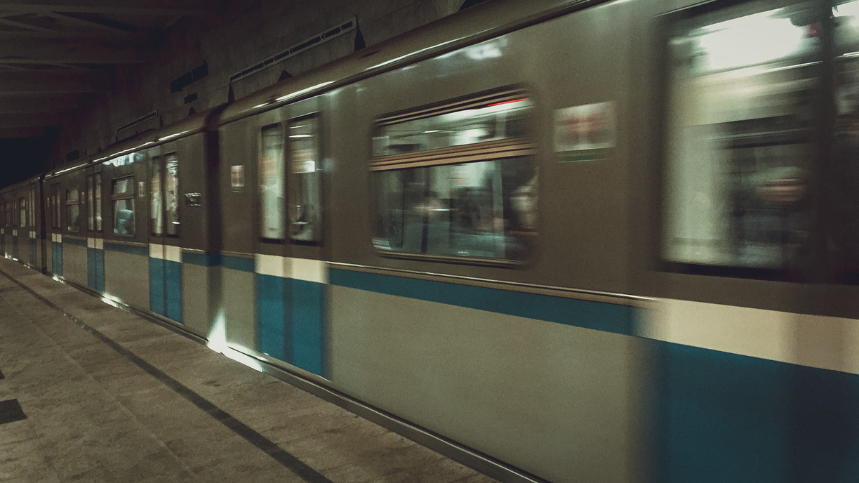 Дети подземелья: более 1000 харьковских школьников будут вынуждены учиться в метро