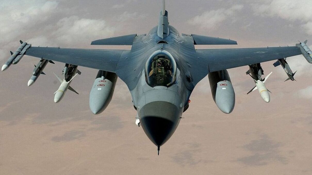 США позволят союзникам вооружать Украину истребителями F-16