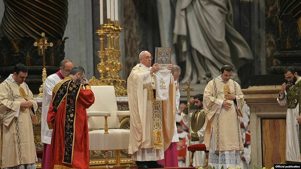 Папа Римский изменил молитву "Отче наш"