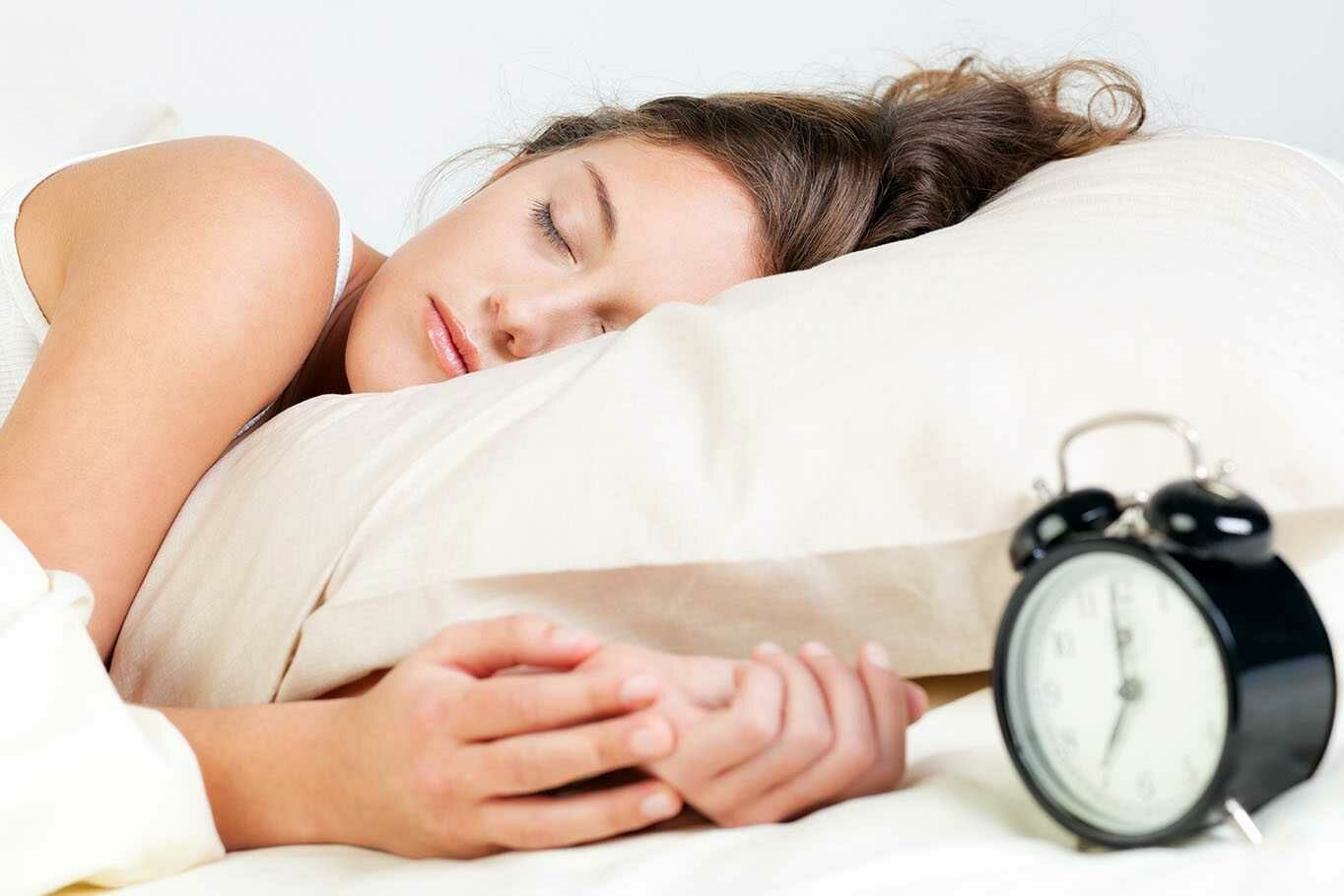 Исследователи выяснили необходимое количество сна для хорошего внешнего вида