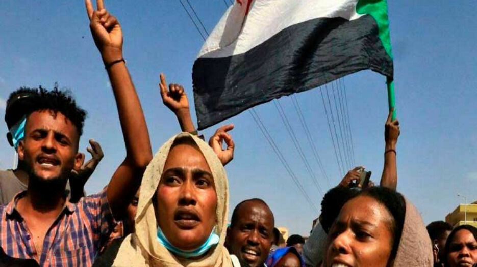 Трех человек приговорили к ампутации руки за кражу газовых баллонов в Судане