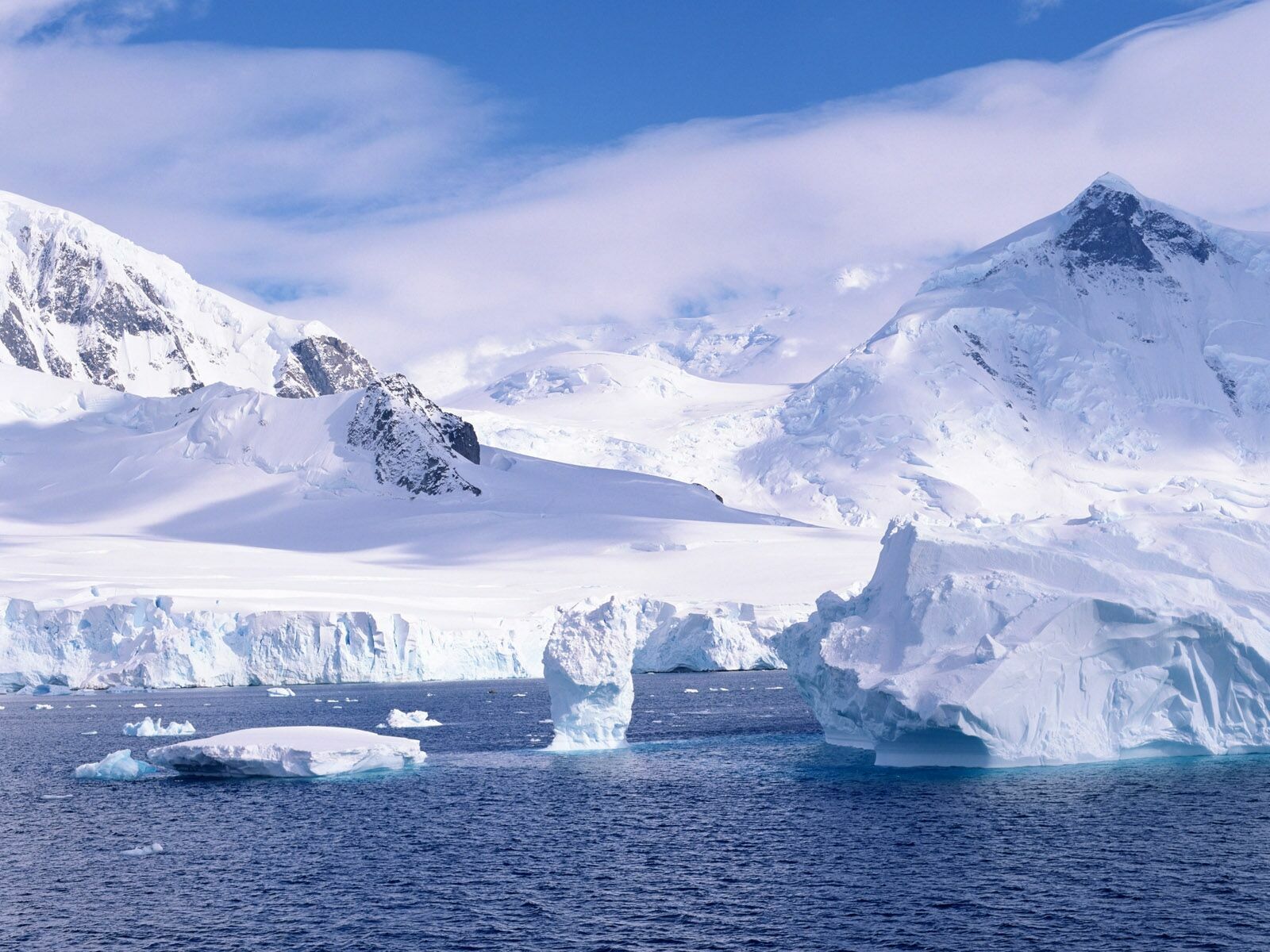 Метеорологи: над Арктикой закрылась огромная озоновая дыра, но не из-за пандемии