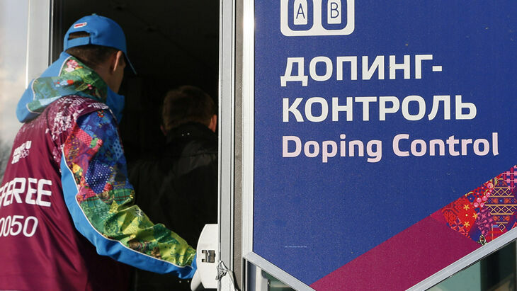 Reuters: отстраненные за допинг тренеры продолжают свою работу
