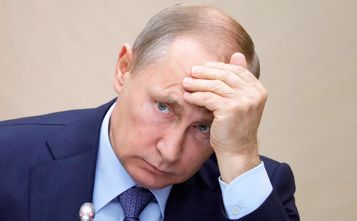 Как в присутствии Путина измывались над гимном России  (ВИДЕО)