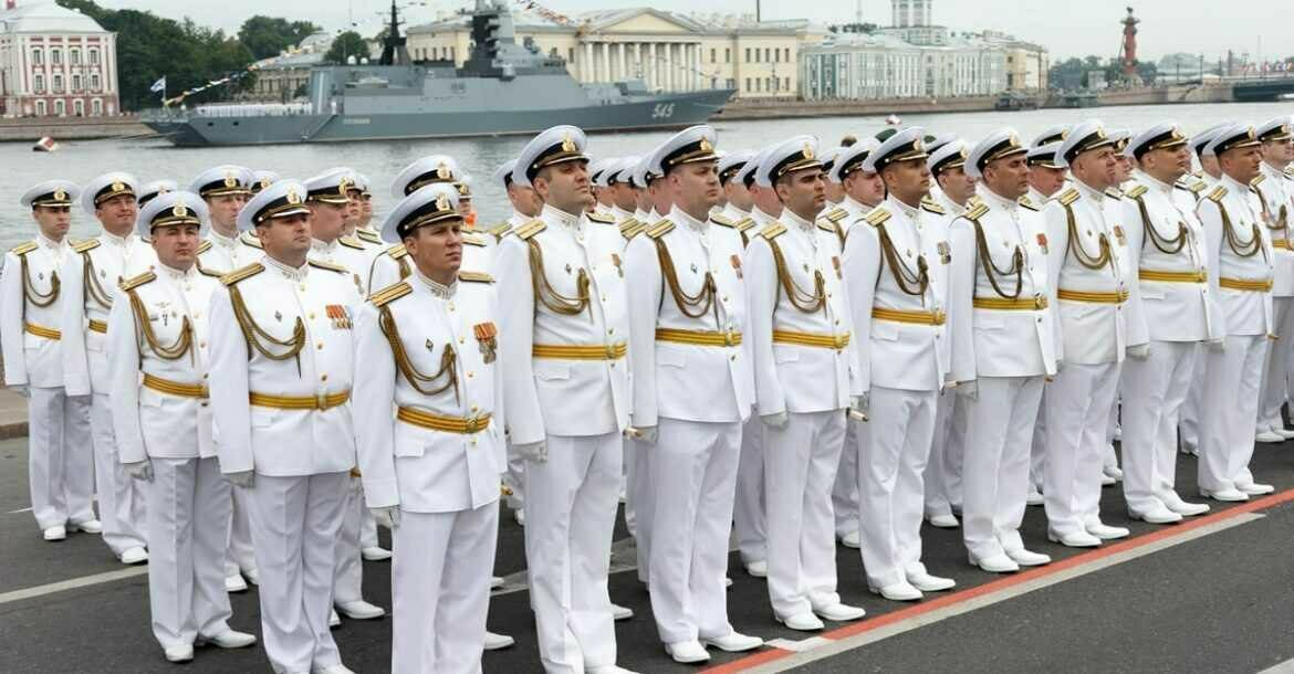 В Санкт–Петербурге прошел парад в честь Дня военно-морского флота России