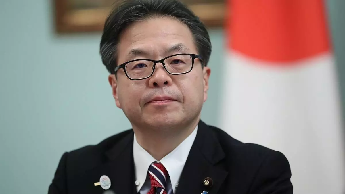 Министр экономики, промышленности и торговли Японии Хиросигэ Сэко