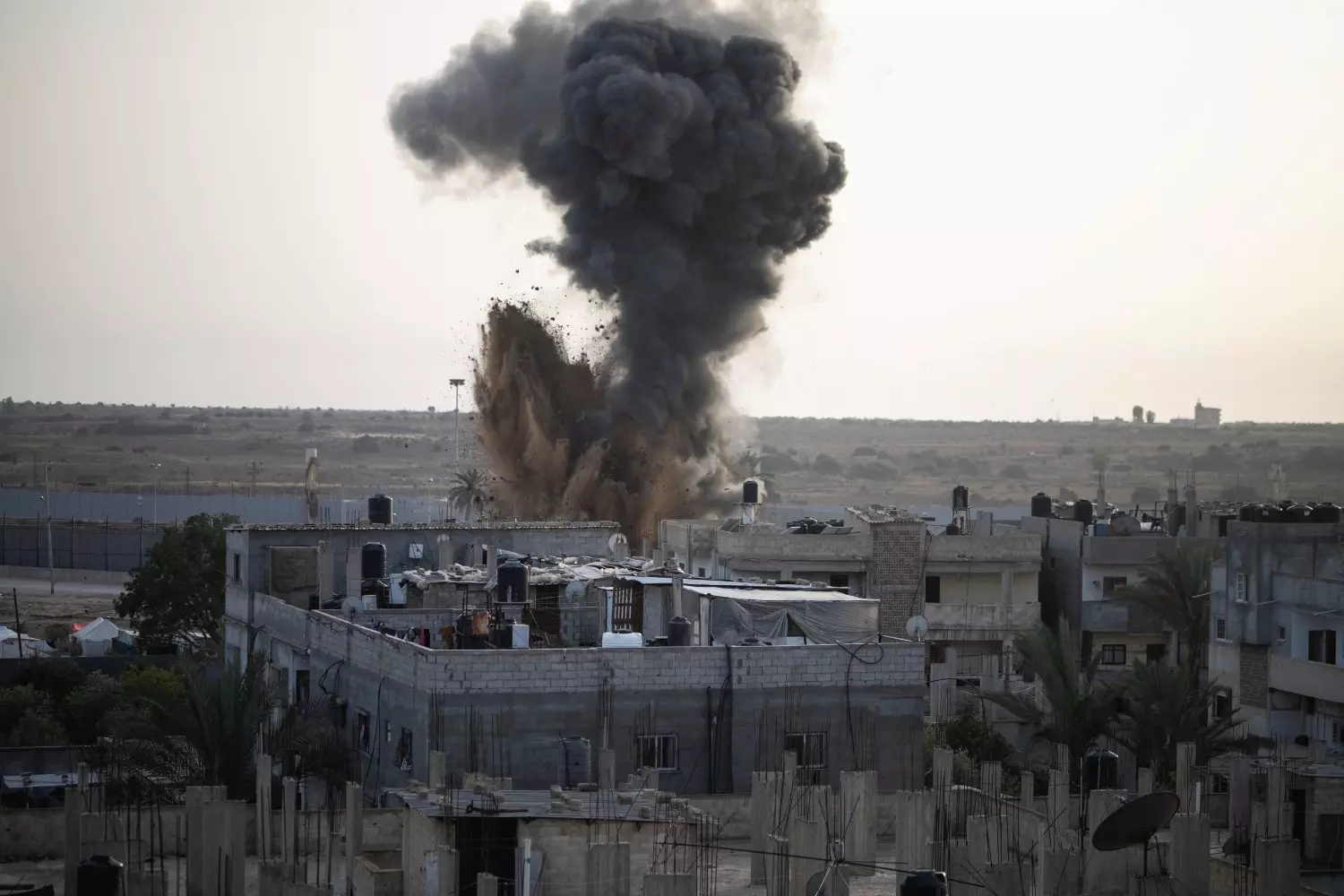 Израиль атакует сектор Газа