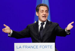 Николя Саркози предъявили официальное обвинение в коррупции