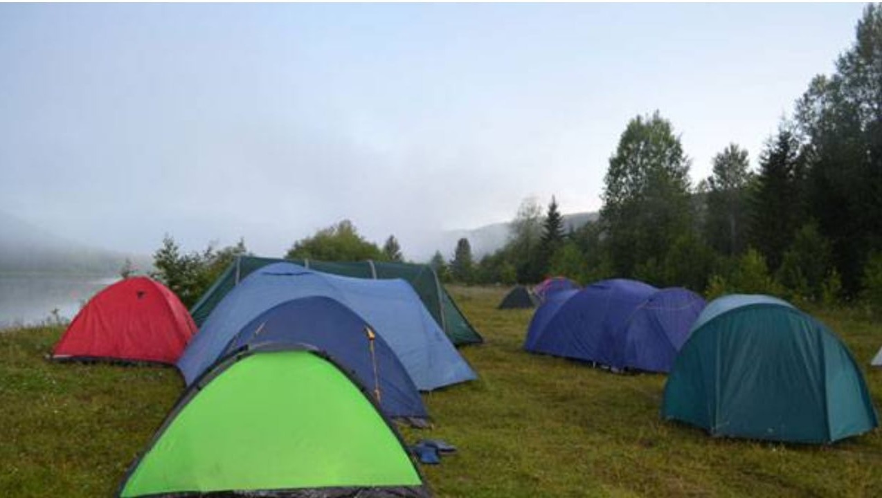 Палаточный лагерь на реке Вишера 