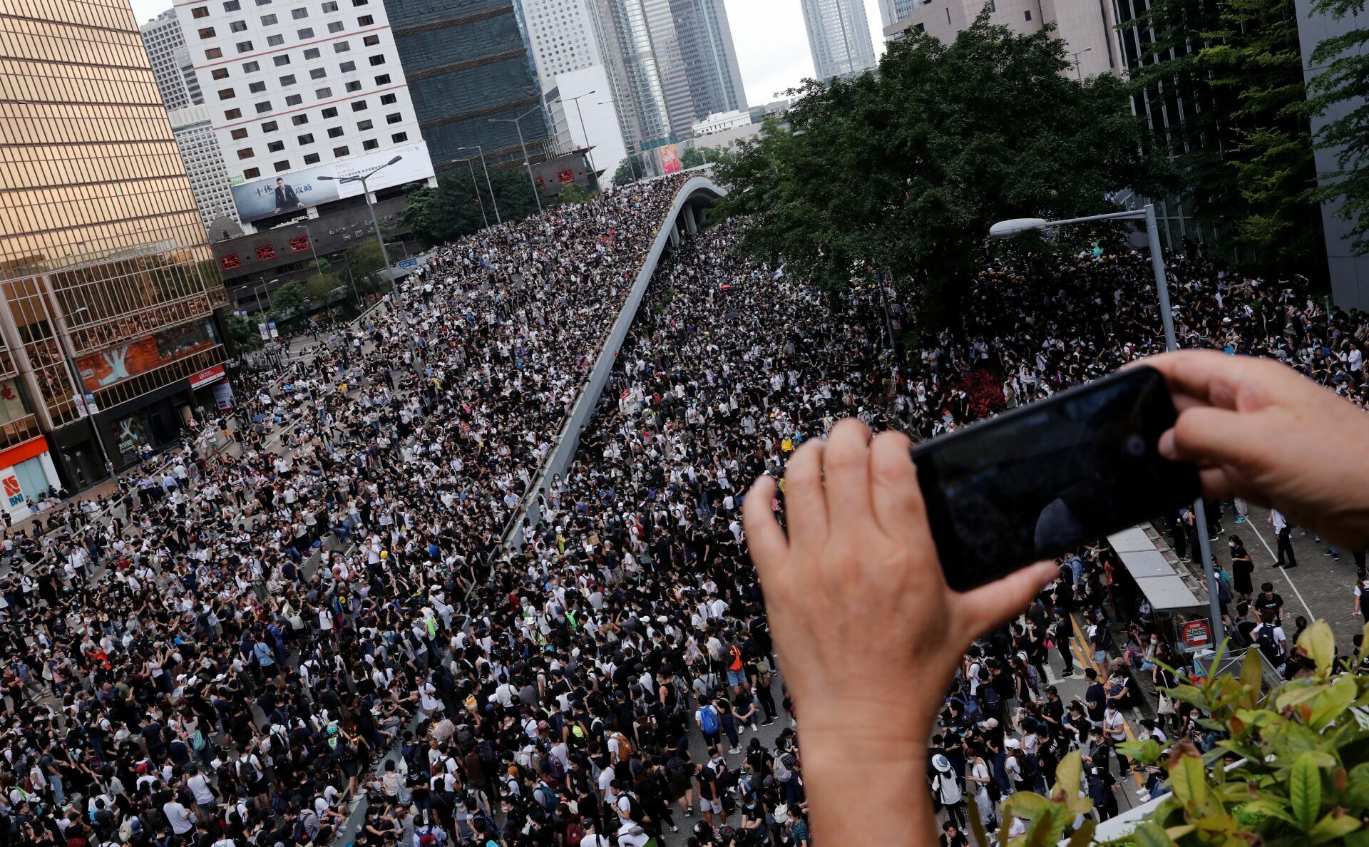 Не по-нашему: в Гонконге на выборах в райсоветы оппозиция получила 90% мест
