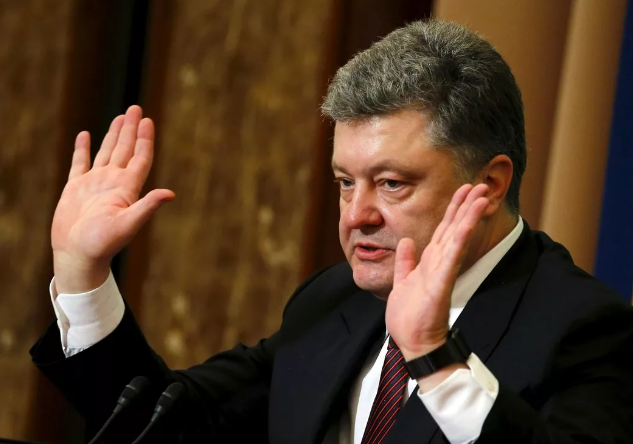 Против экс-главы Украины Петра Порошенко возбудили дело о госизмене