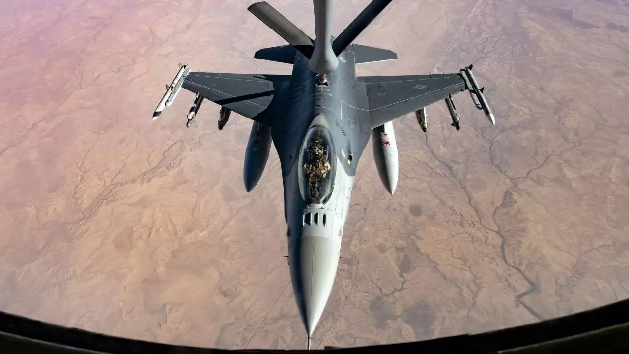 «Ждем с нетерпением»: первые истребители F-16 уже прибыли в Украину