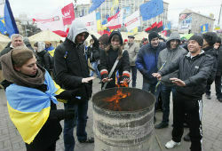 Конгресс США принял резолюцию в поддержку протестов на Украине