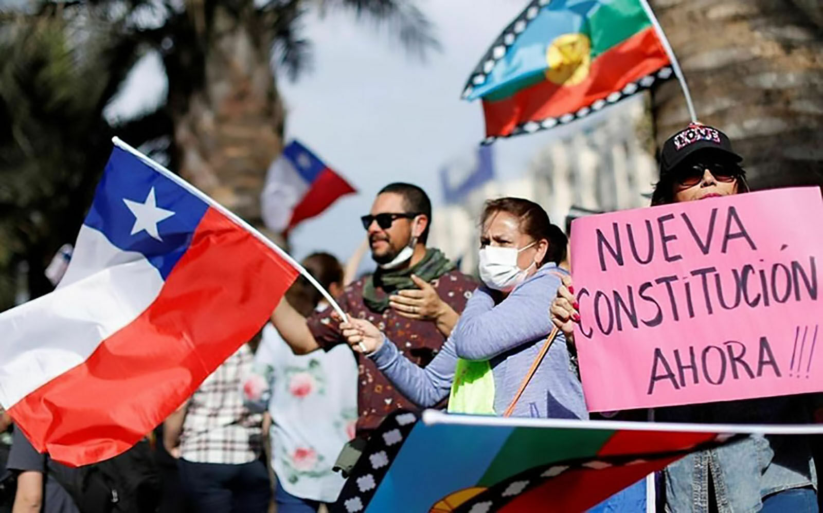Чилийцы не желают жить по заветам Пиночета, но отвергли текст новой Конституции